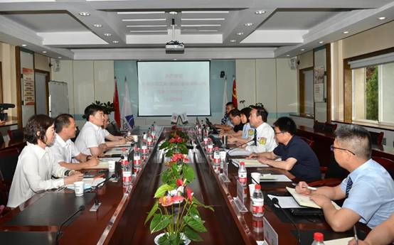 ����������ҵ(����)�ɷ����޹�˾���³�������һ����ΰ�¹������н���